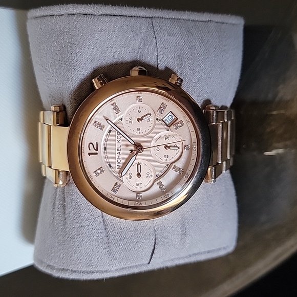 Michael Kors Gold color Watch - Picture 2 of 4